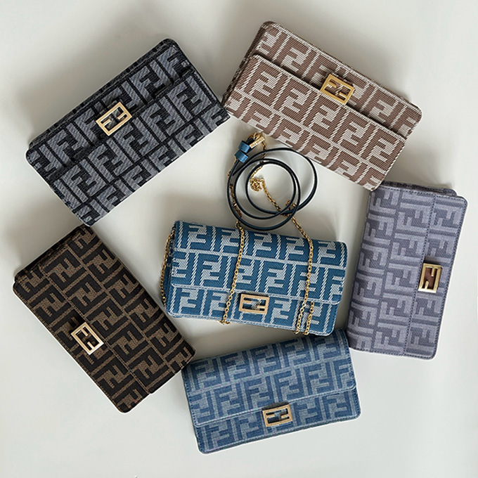 fendi baguette chain wallet crossbody handbag